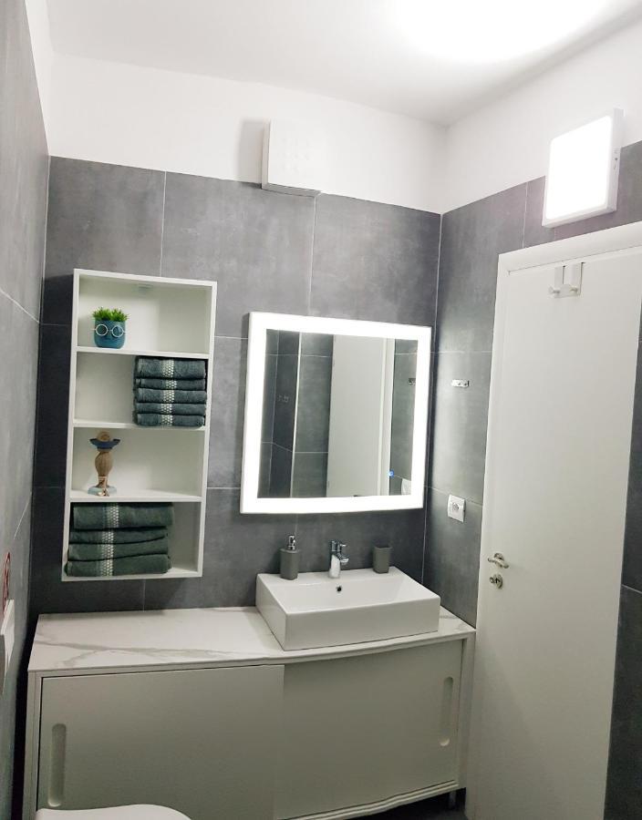 Bindi Apartment Himare Exterior foto